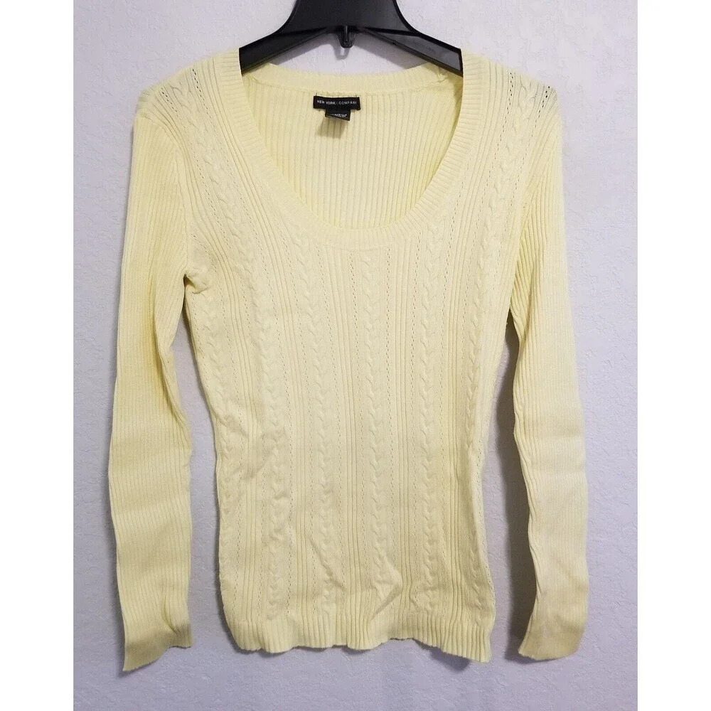 099) New York & Company Sweater Yellow Medium Scoop Neck Cable Ribbed Womens